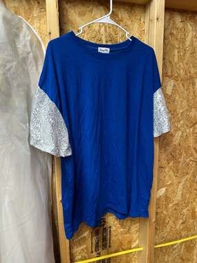 Prissy Jane Sequin Sleeve T-Shirt Size 2XL Blue